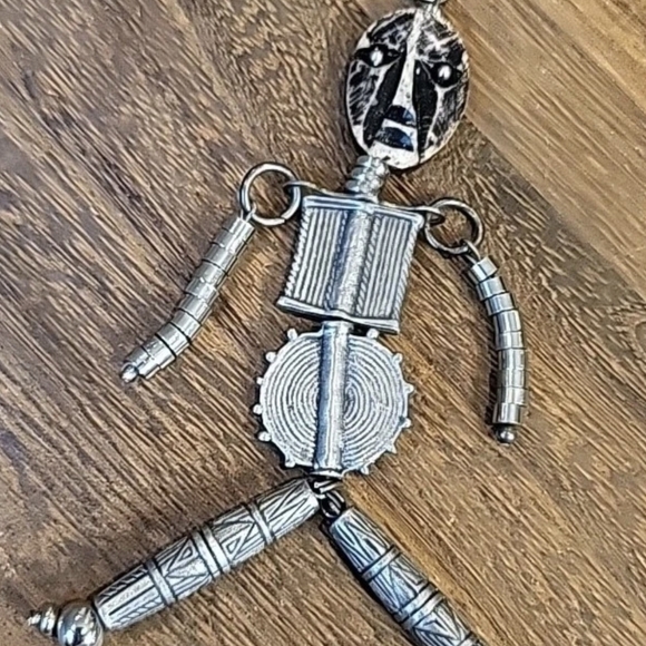 Unbranded Jewelry - Vtg Mixed Metal Human Replica Carved Face Figure Pendant